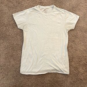 Fruit of the Loom white T-Shirt 
Medium